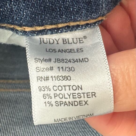 Judy Blue Straight Leg Cropped Distressed Blue Jeans Size 30 - Picture 5 of 6